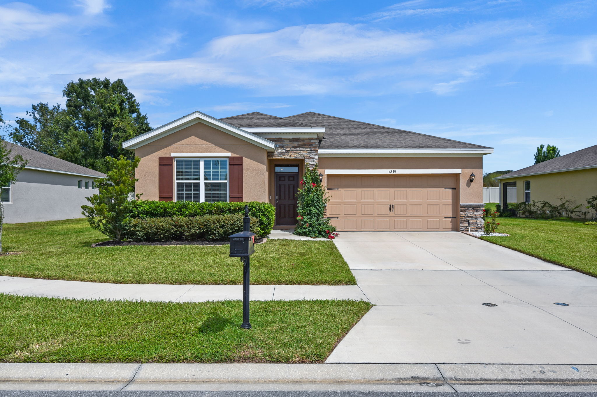 Front exterior of 6345 SW 88th Loop in JB Ranch Ocala